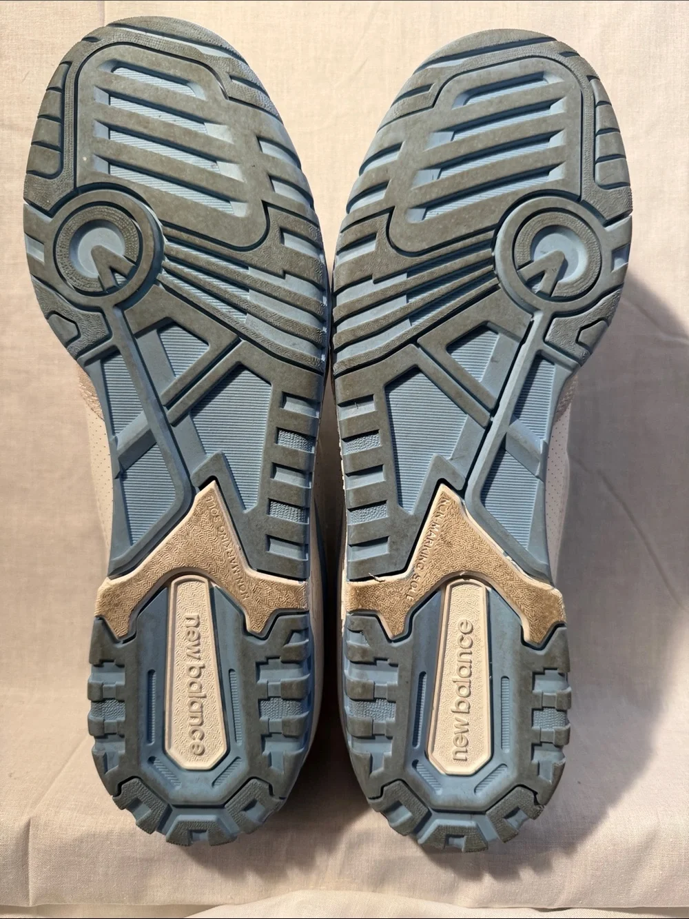 New Balance 550 Men’s Sneakers — White & Light Blue  size 10 US